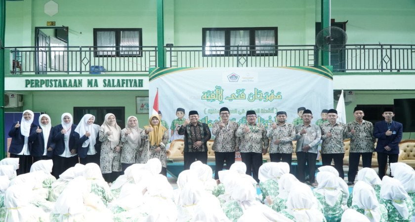 Adu Argumen Bahasa Arab Meriahkan Penutupan ALFIYAH